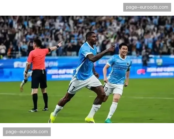 深圳新鹏城伤病困扰 上赛季替补席坐三门将的轮换窘境